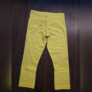 Lululemon Bright Yellow Crop Leggings Size 4